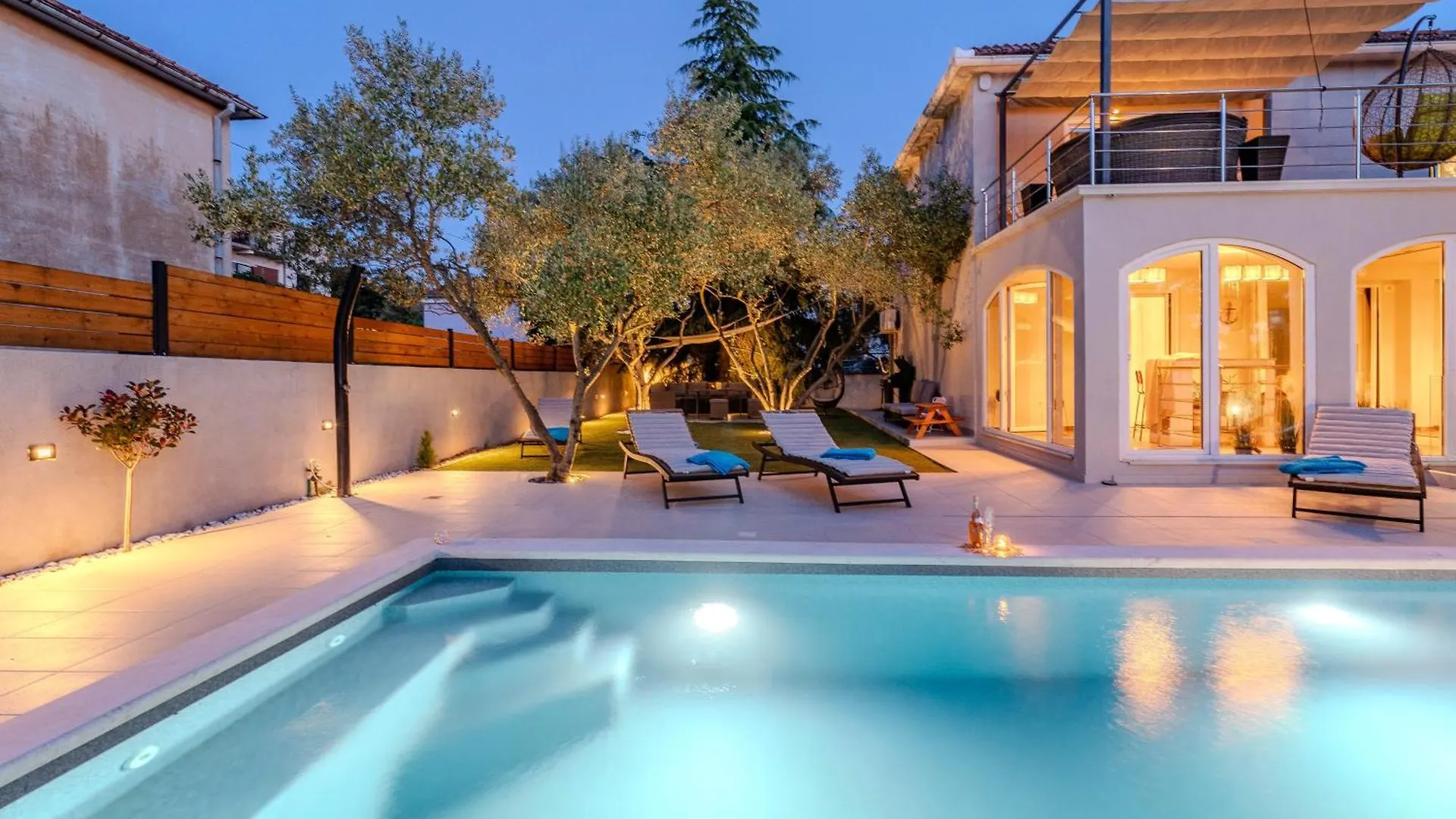 Villa B&D Zadar For The Complete Pleasure Of Vacation !Heated! Private Pool! Green Oasis In The Center Of Zadar, 100M From The Sea