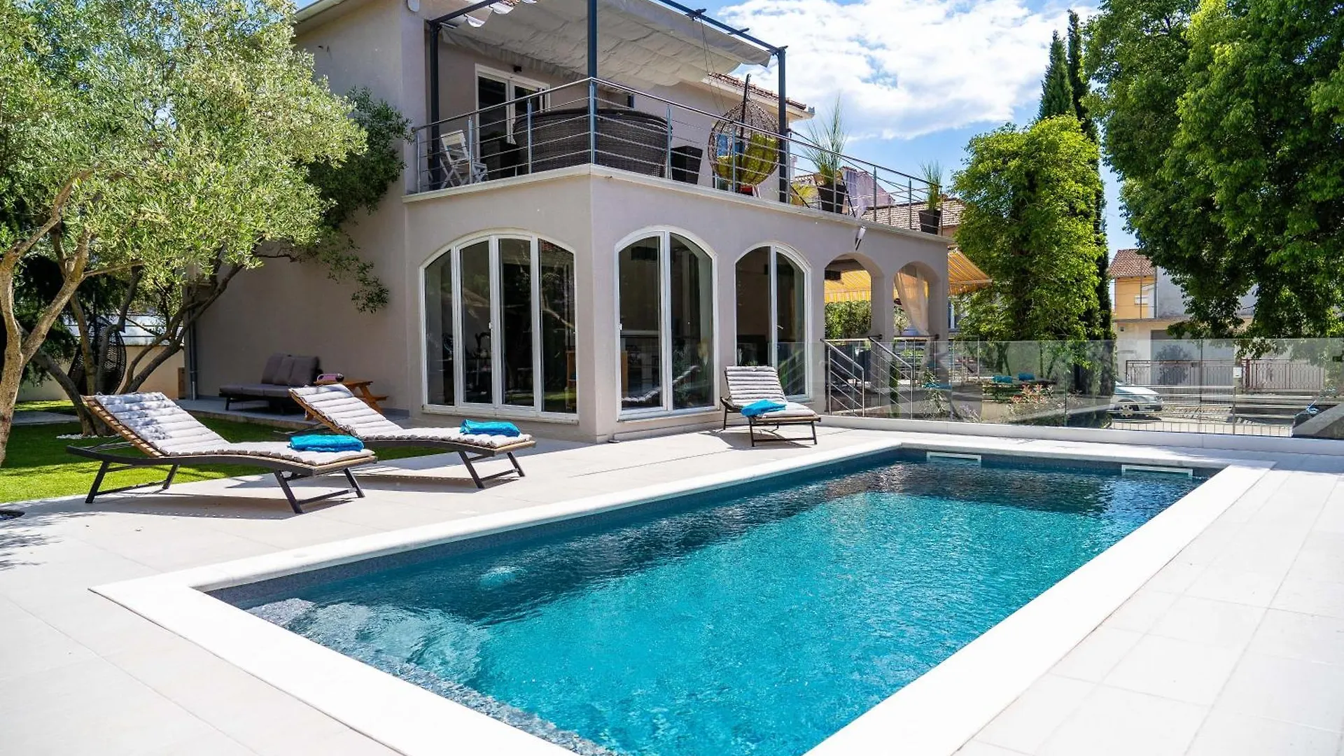 Villa B&D Zadar For The Complete Pleasure Of Vacation !Heated! Private Pool! Green Oasis In The Center Of Zadar, 100M From The Sea